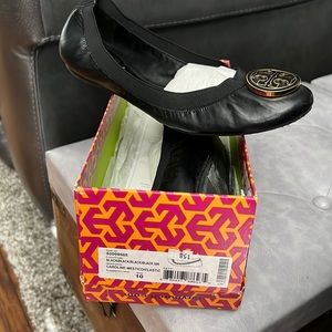 Worn size 10 Tory Burch In amazing condition.